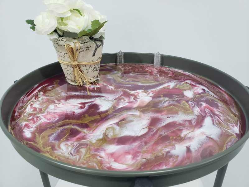 Beautiful Resin Tray Table - Image 3